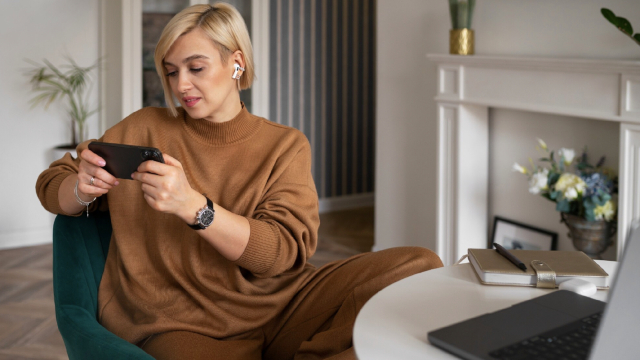 Chica con smartphone